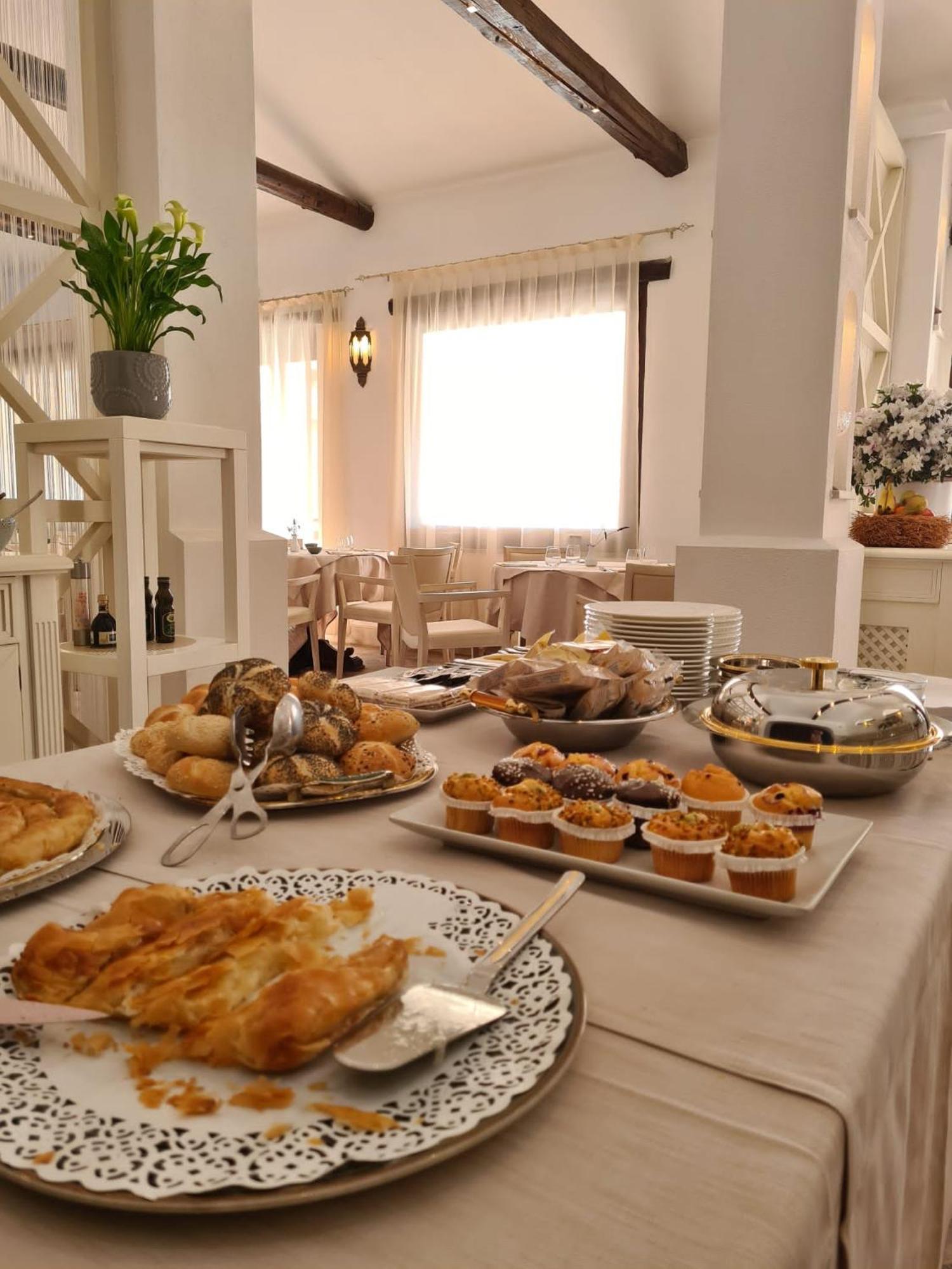 Villa Cavalieri Country Hotel Pula Buitenkant foto