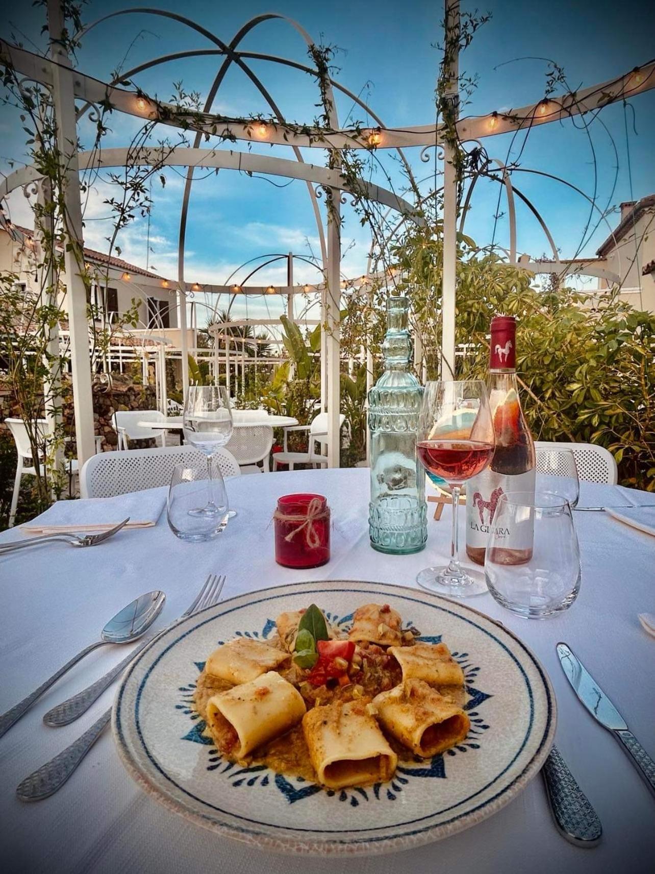Villa Cavalieri Country Hotel Pula Buitenkant foto
