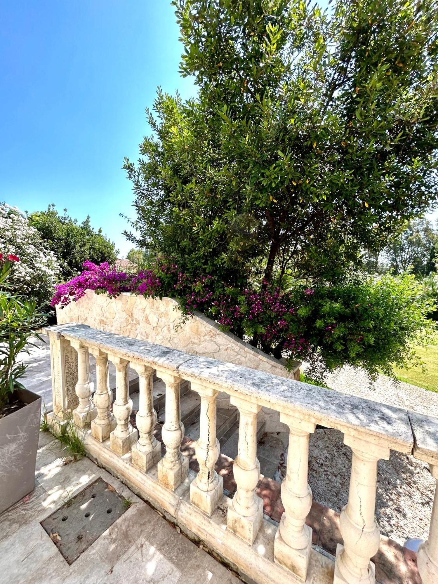 Villa Cavalieri Country Hotel Pula Buitenkant foto